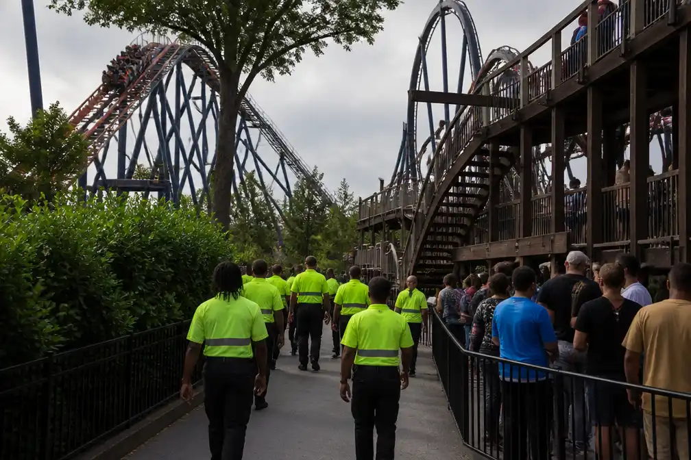 Man overlijdt na val uit achtbaan in Six Flags-park in Georgia