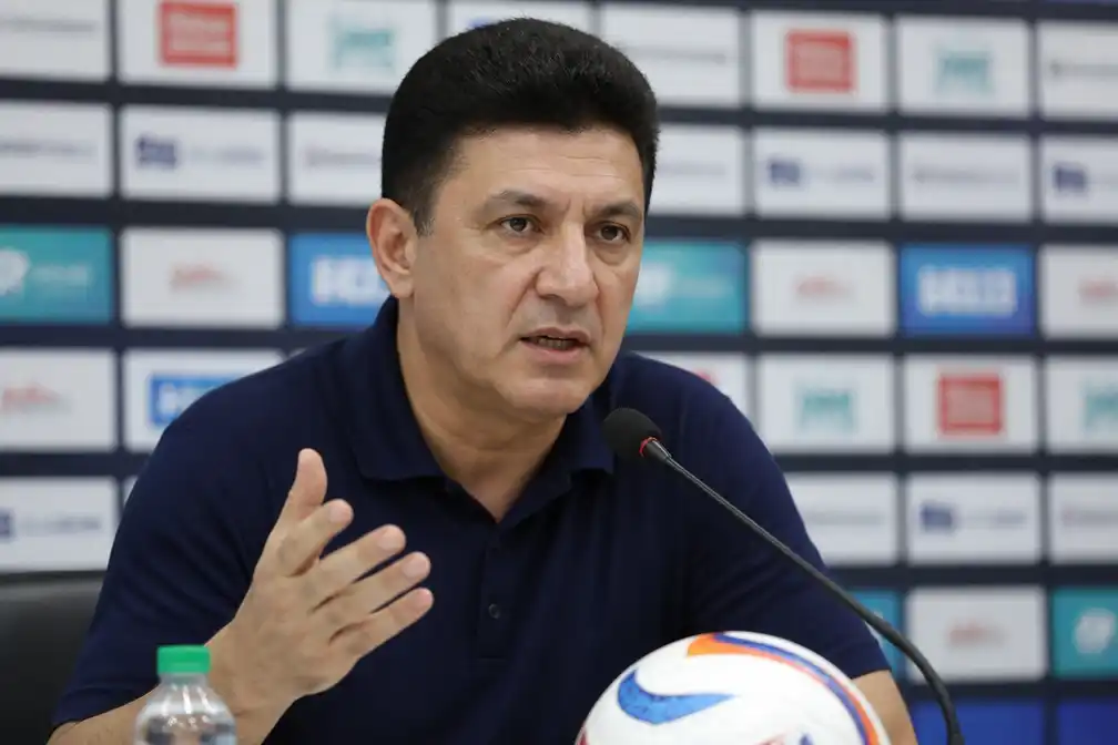 Iran-coach Ghalenoei bekritiseert behandeling VS, roept FIFA's Infantino op in te grijpen