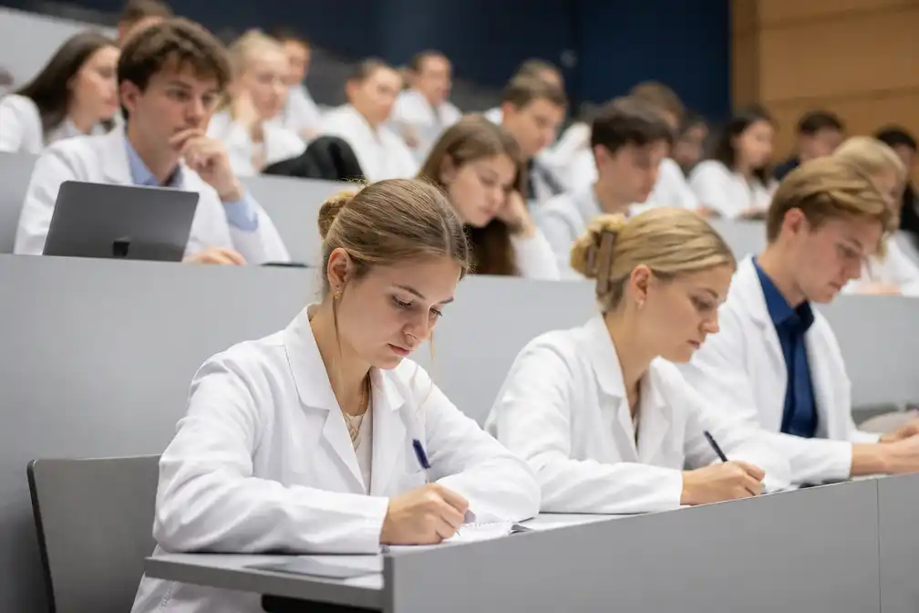 Kabinet voegt 66 geneeskundeplaatsen toe, minder dan advies Capaciteitsorgaan