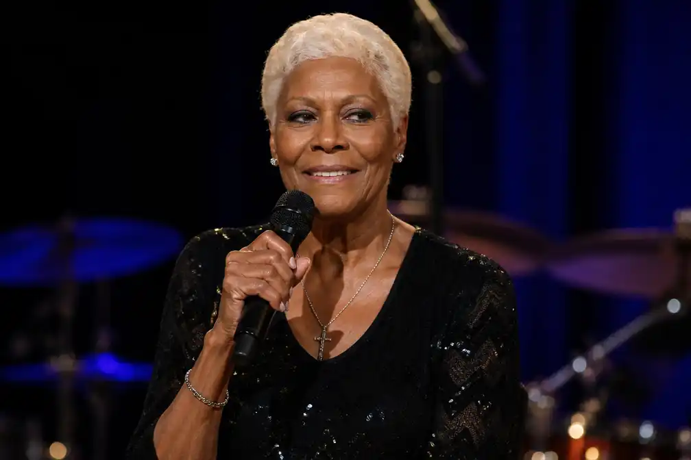 Dionne Warwick zegt optreden in Carnegie Hall af vanwege pijn aan been en voet