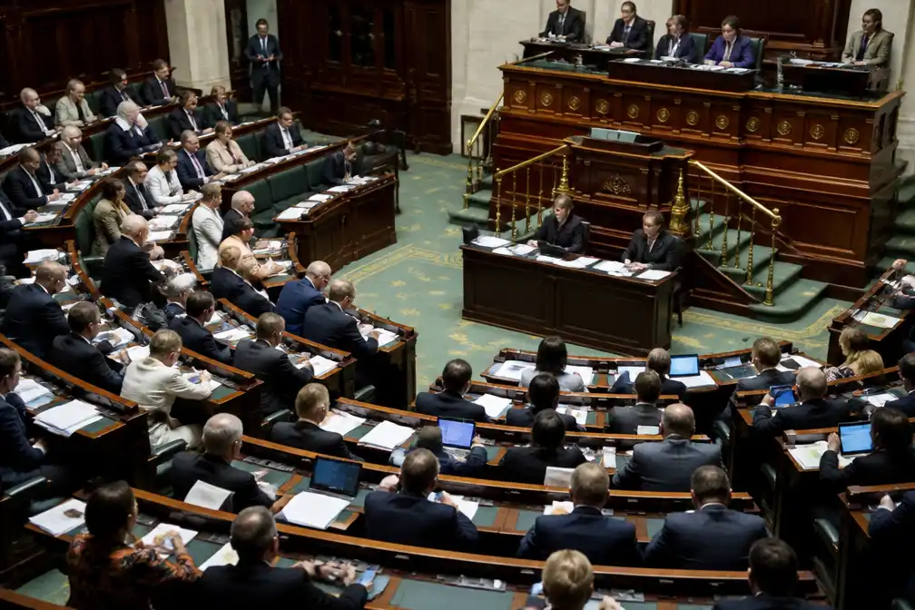 Parlementair jaar geopend zonder begroting en zonder premier De Wever