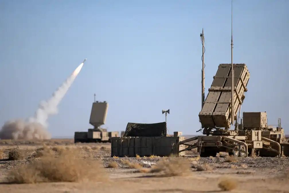 Houthi-drones en -raketten glippen door Saoedi-Arabisch luchtafweer van miljarden