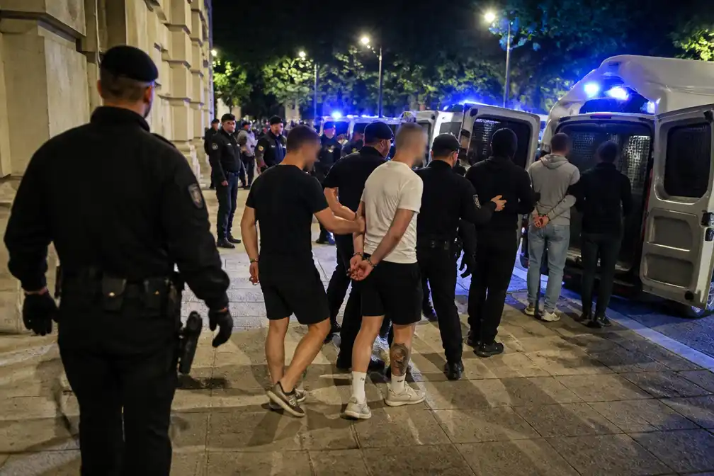 Kroatische politie houdt 57 mensen aan na confrontaties Ajax- en Hajduk-fans in Split