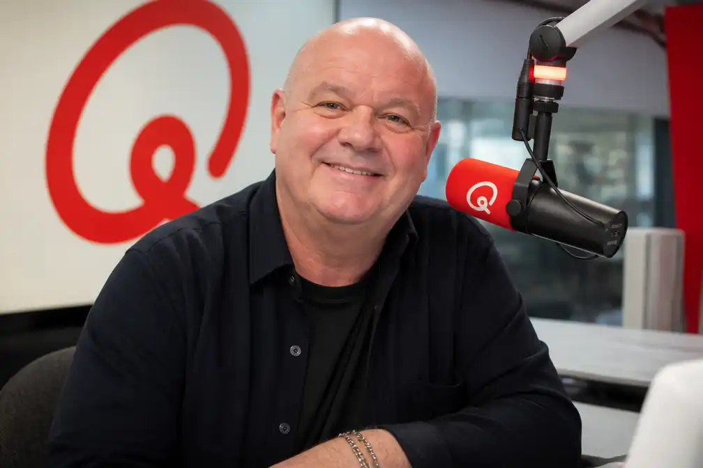 Paul de Leeuw toegevoegd aan line-up Qmusic Foute Party in GelreDome