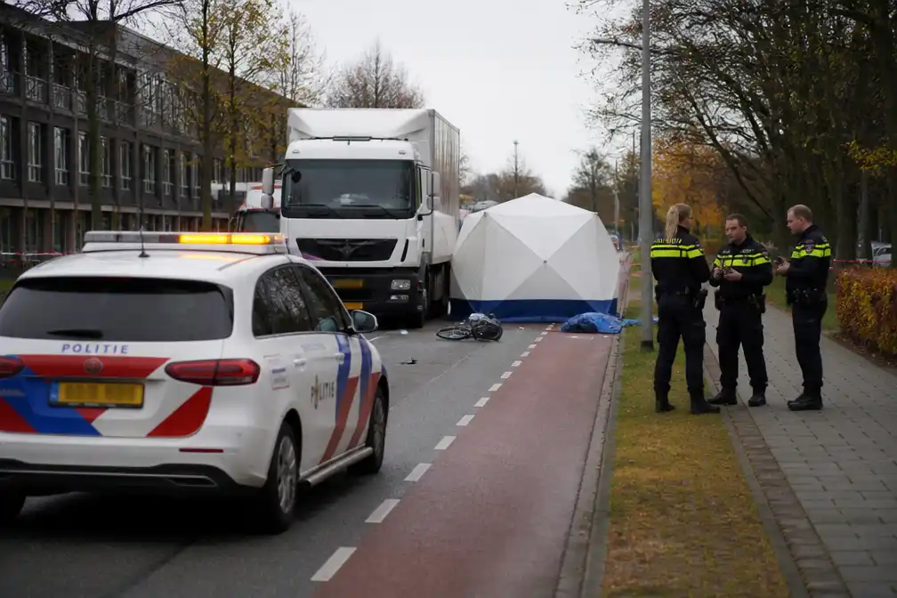 Brugklasleerling Ichthus College Veenendaal overleden na aanrijding met vrachtwagen
