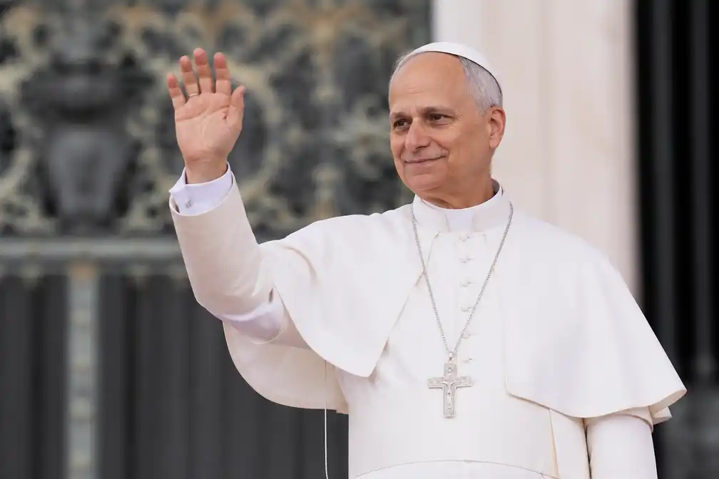 Paus Leo XIV herstelt goed na longoperatie en leidt zondag het angelusgebed