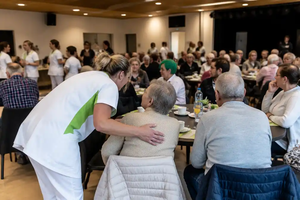 Thuisverpleging Klavertje Vier viert 20-jarig bestaan in Haaltert