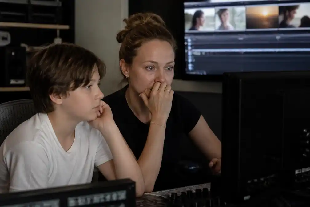 Olivia Wilde deelt emotionele video tijdens montage met zoon Otis
