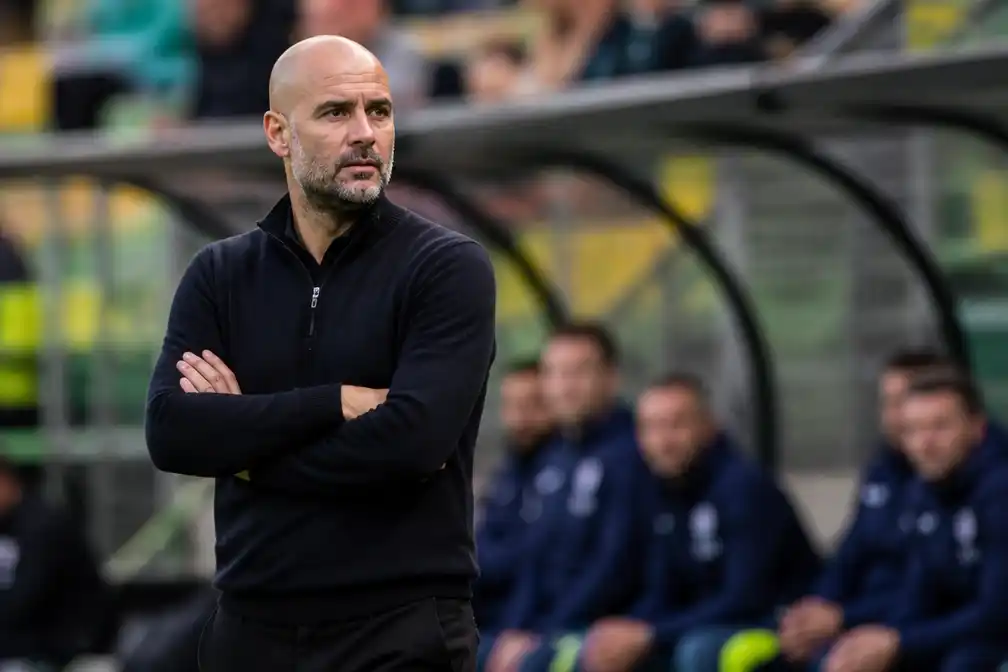 PSV bezoekt ADO Den Haag zonder Van Bommel; Bosz kiest Santos en Man voorin