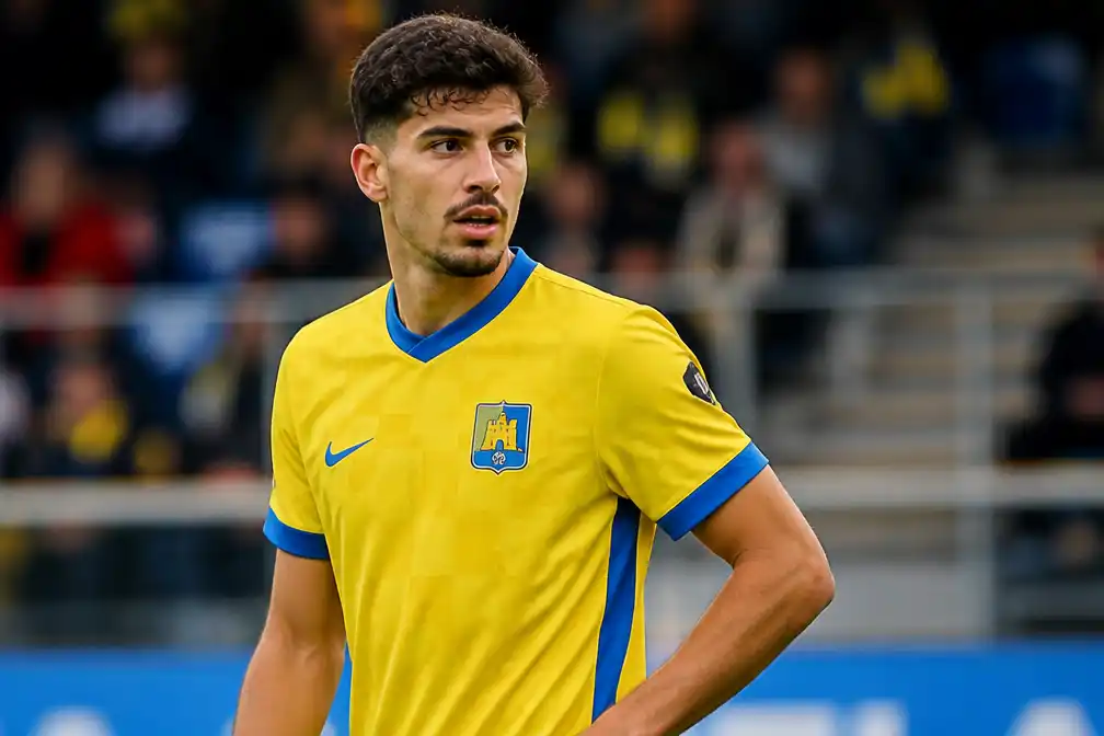 Feyenoord bereikt akkoord over Spaanse spits Nacho Ferri van Westerlo