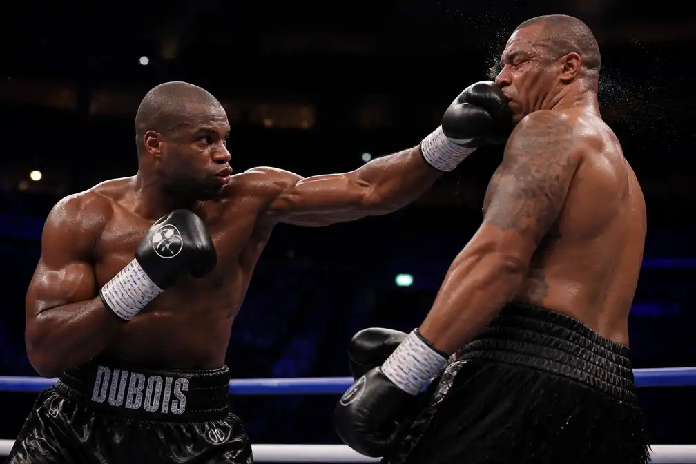 Dubois behoudt WBO-titel zwaargewicht na knock-out in tweede ronde tegen Wardley