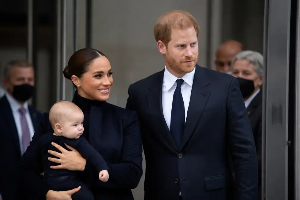 Prins Harry heroverweegt familie mee te nemen naar VK