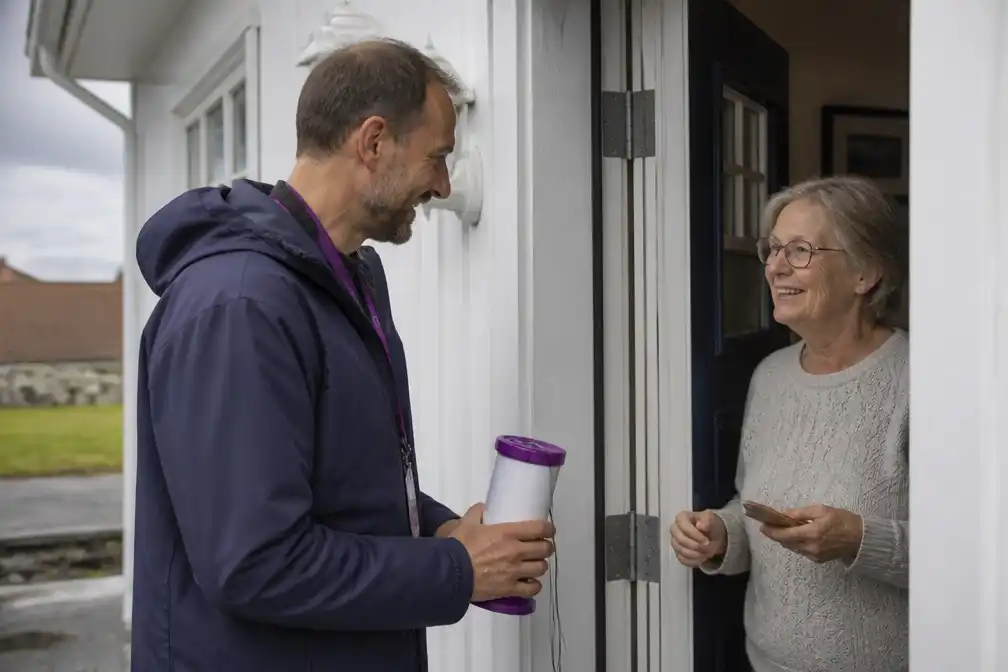 Koning Haakon collecteert in Kvitsøy voor NRK-actie voor vluchtelingenhulp