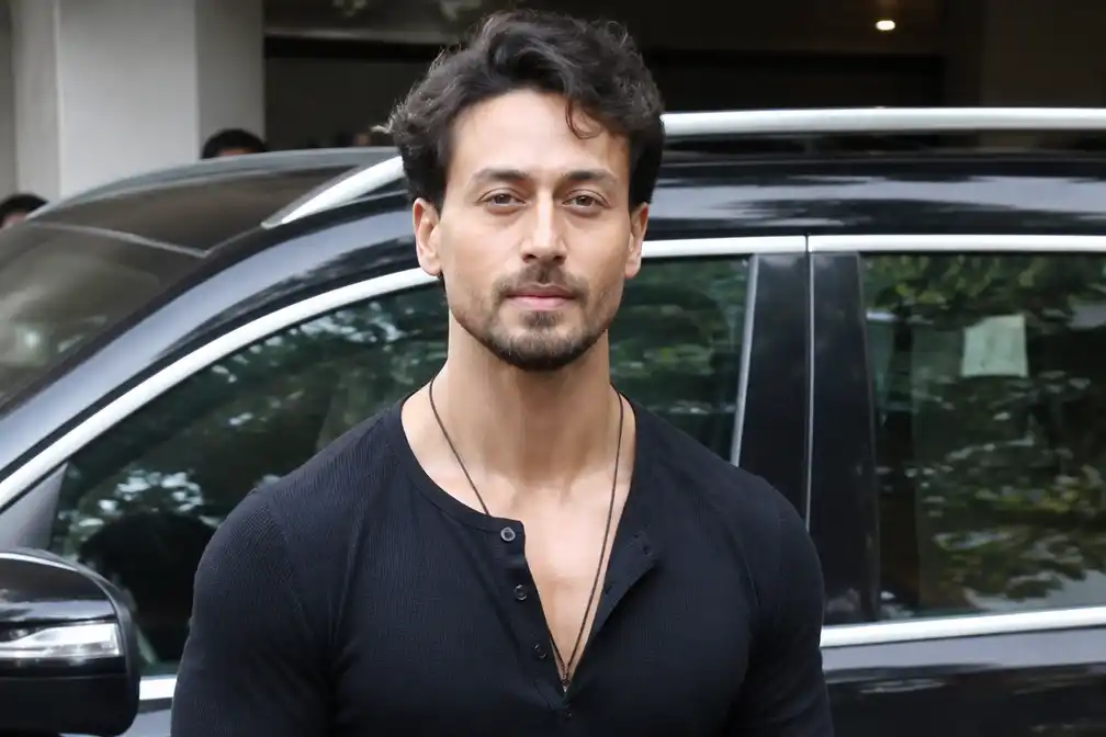 Bollywoodacteur Tiger Shroff ongedeerd na schietpartij op zijn auto in Mumbai