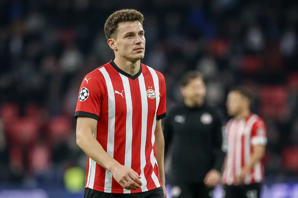 Guus Til vermoedelijk toch mee met PSV naar Porto, Van Bommel ontbreekt