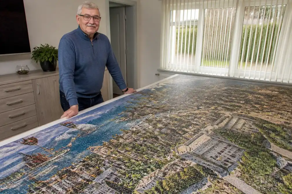 Jacky Rosseel (74) legt na half jaar puzzel van 52.110 stukjes