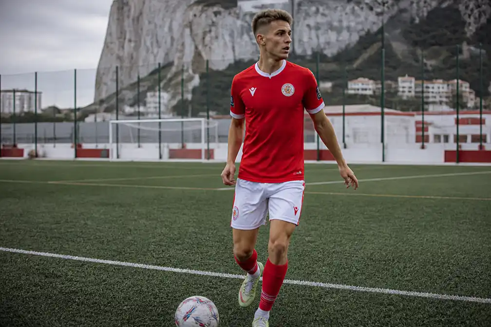Sander Sybrandy over voetballen op Gibraltar, waar oud-ploeggenoten Lincoln Red Imps treffen