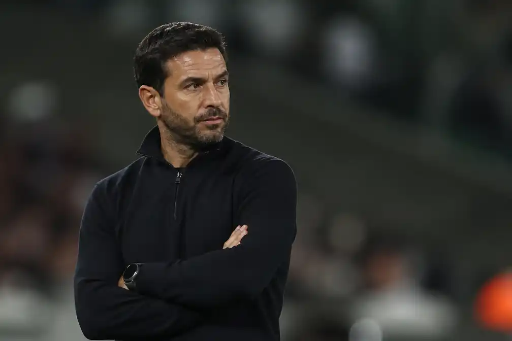 Braga zet coach Carlos Vicens twee dagen voor Conference League-duel met Gent op straat
