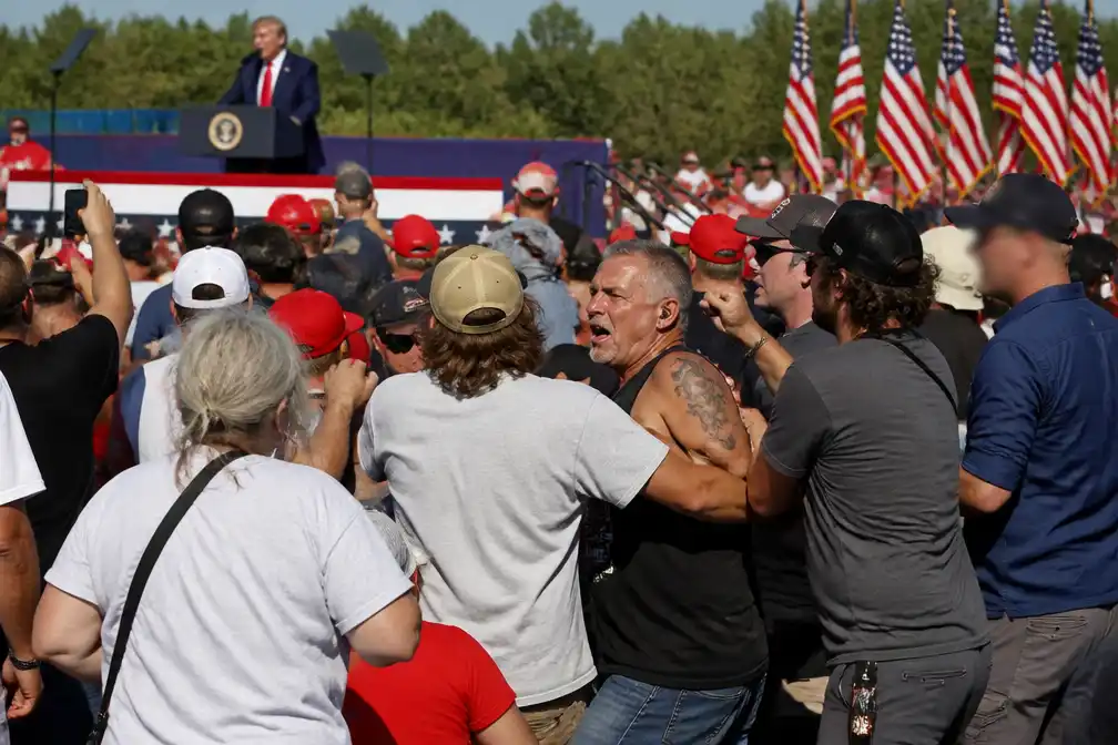 Klappen tijdens Trump-rally in South Carolina tussen voor- en tegenstanders