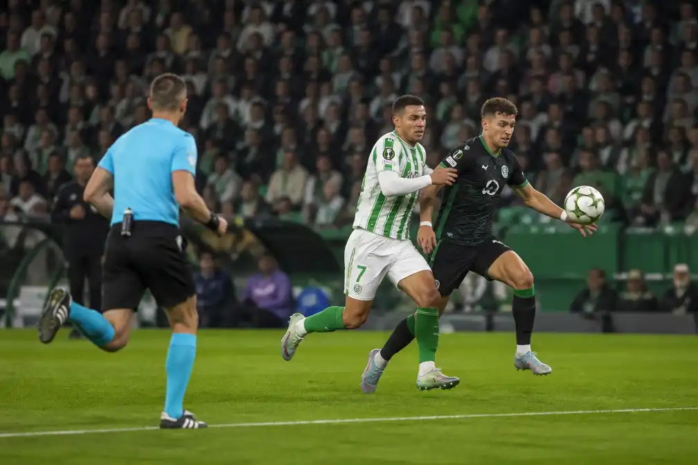Nederlaag Feyenoord bij Real Betis wakkert handsbaldebat aan: is de penalty de juiste straf?