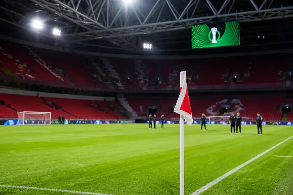 Ajax ontvangt Atalanta in Conference League na nederlaag bij Hajduk Split