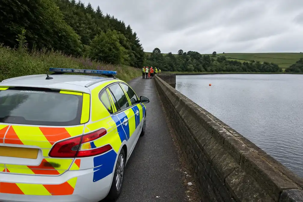 Lichaam van 15-jarige jongen geborgen uit reservoir in Stalybridge