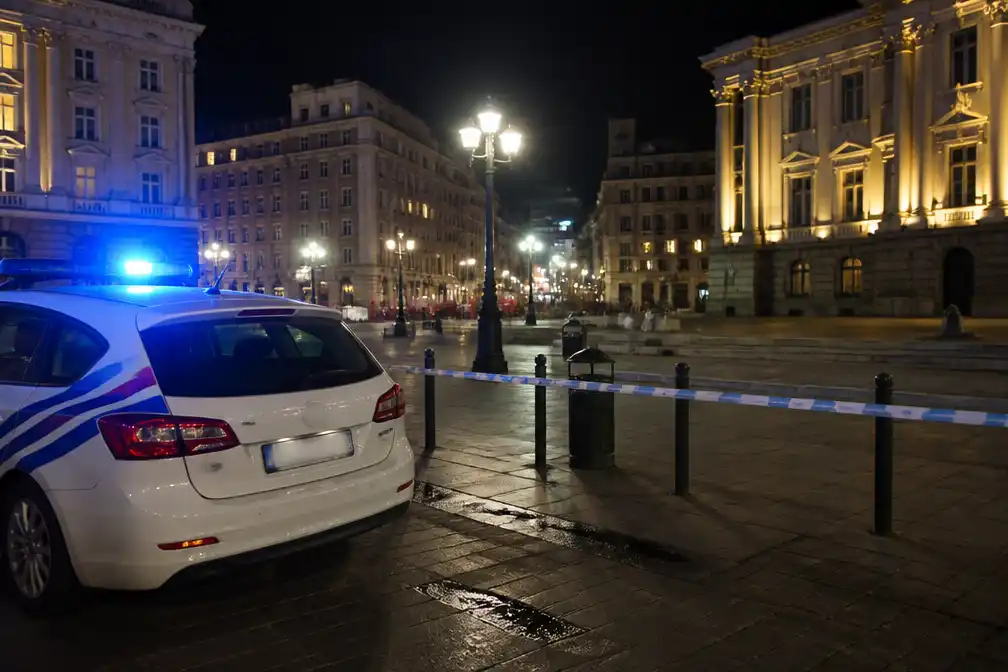 Man neergestoken op Beursplein in Brussel, daders gevlucht