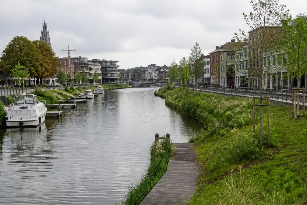 Mechelen stelt 11 miljoen euro voor aan groene oevers en nieuwe straten langs Binnendijle