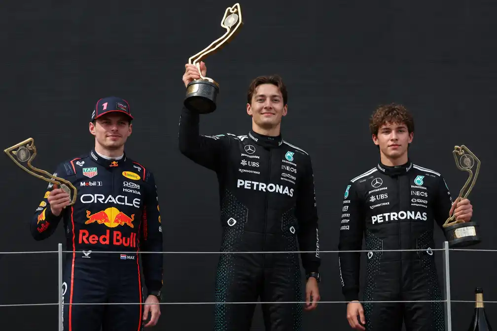 Verstappen tweede in Oostenrijk, Russell wint; beste resultaat van seizoen