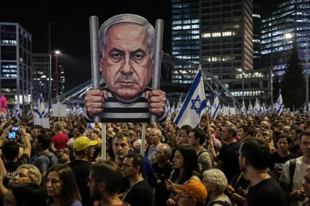 Duizenden betogen in Tel Aviv tegen Netanyahu, spanningen in Midden-Oosten houden aan
