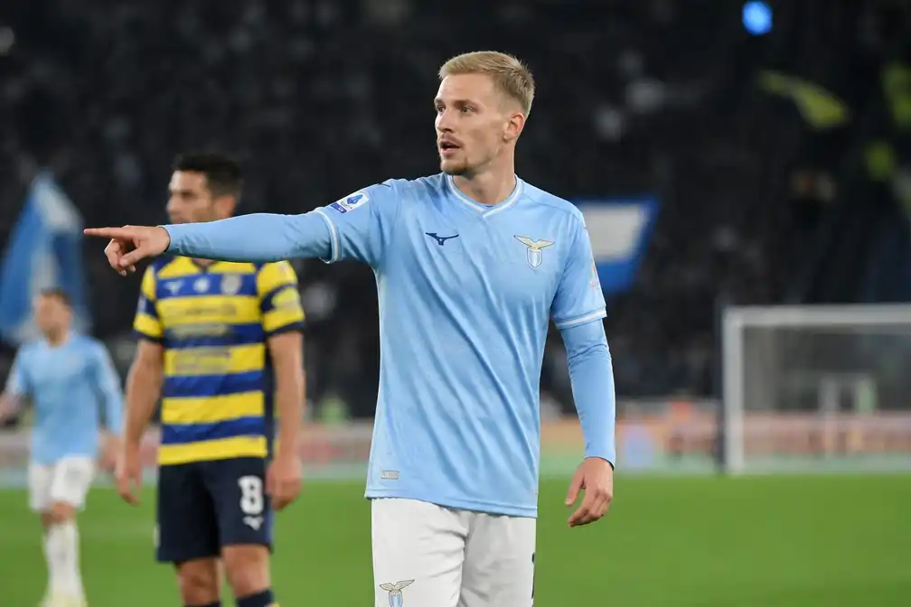 Taylor helpt Lazio met assist langs Parma naar koppositie