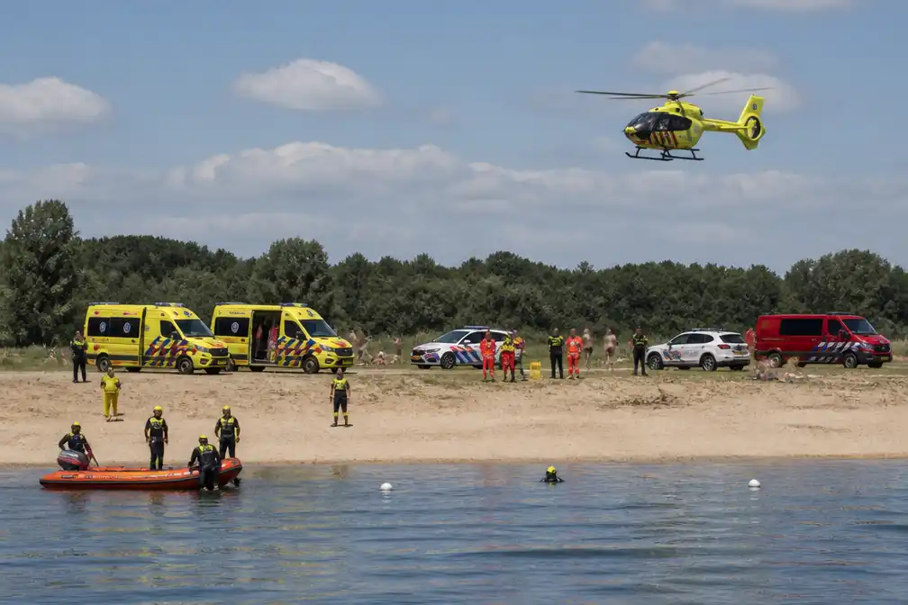 Vermiste zwemmer bij naaktstrand Bussloo duikt ongedeerd weer op na grote zoekactie