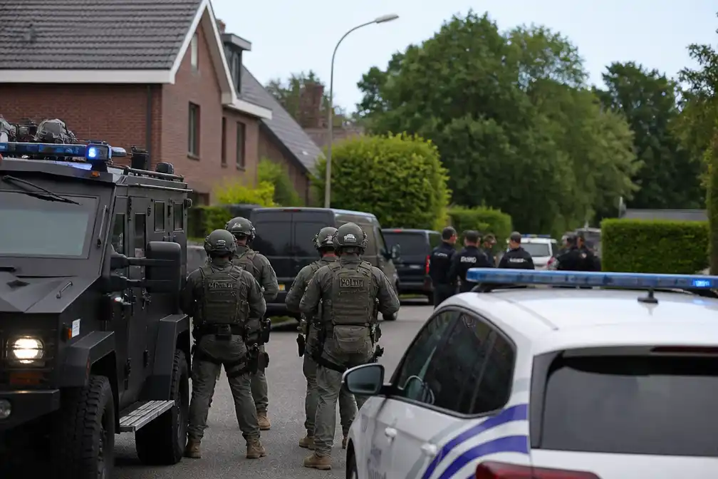 Man verschanst zich in woning in Opoeteren, politie en interventieteam aanwezig