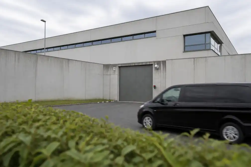 Rechtbank Hasselt veroordeelt moeder (61) tot 14 maanden cel voor drugssmokkel in luiers