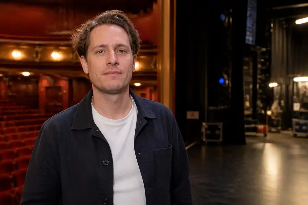 Kevin van den Berg presenteert nieuw RTL 4-programma Theatertijd