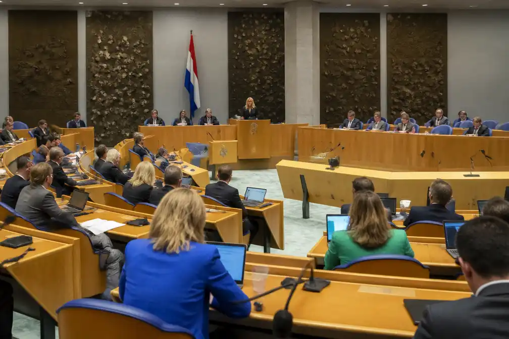 Tweede Kamer steunt proef met late abortus in ziekenhuizen en meer onderzoek