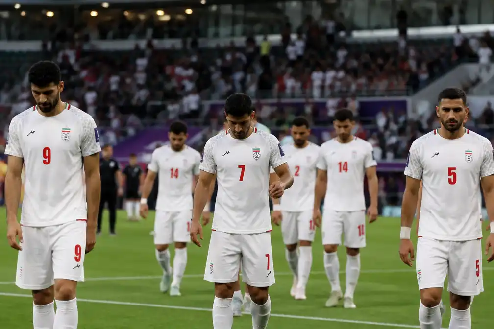 Iraanse voetballers keren terug na uitschakeling WK
