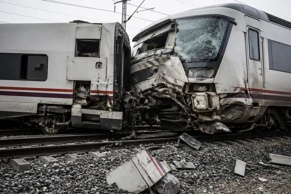 Spaanse regering wijt ernstige treinbotsing Madrid-Andalusië aan menselijke fout