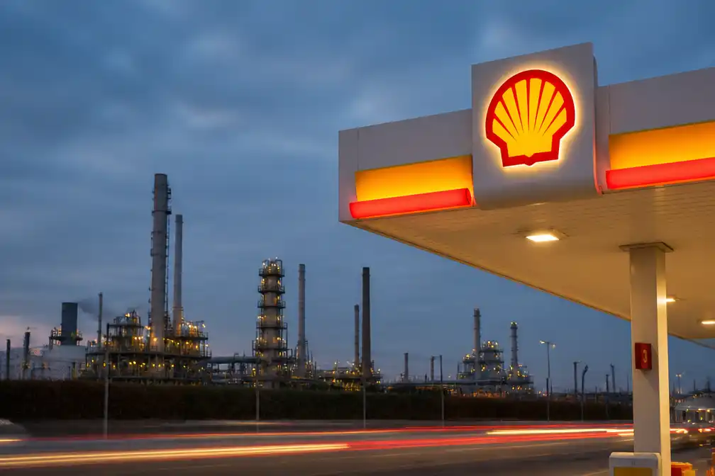 Shell verdubbelt kwartaalwinst tot 10,8 miljard dollar en verhoogt aandeleninkoop