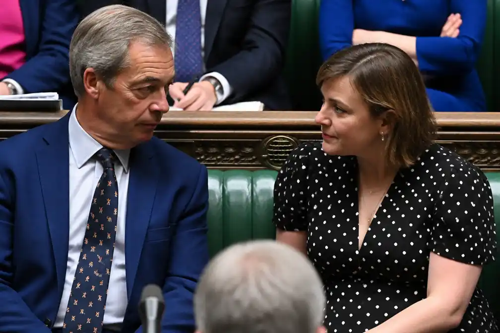 Farage beschuldigd van duw aan vrouwelijk Lib Dem-Kamerlid na ruzie over zitplaats
