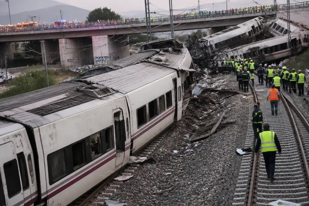 Spanje rouwt om 69 treinrampslachtoffers, machinisten staken