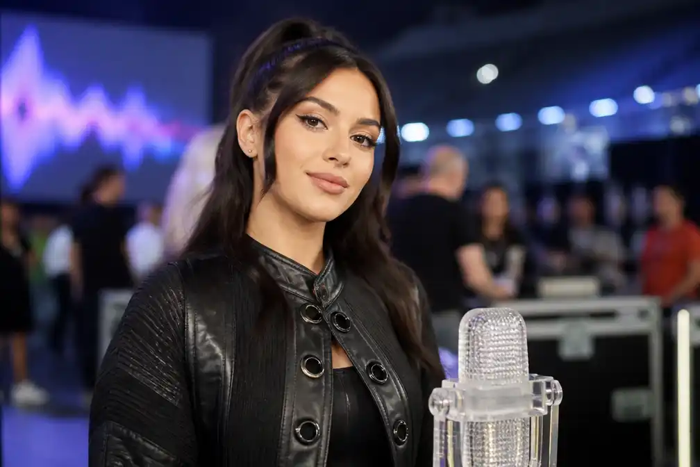 Songfestivalwinnares DARA biedt Verenigd Koninkrijk hulp aan als songwriter
