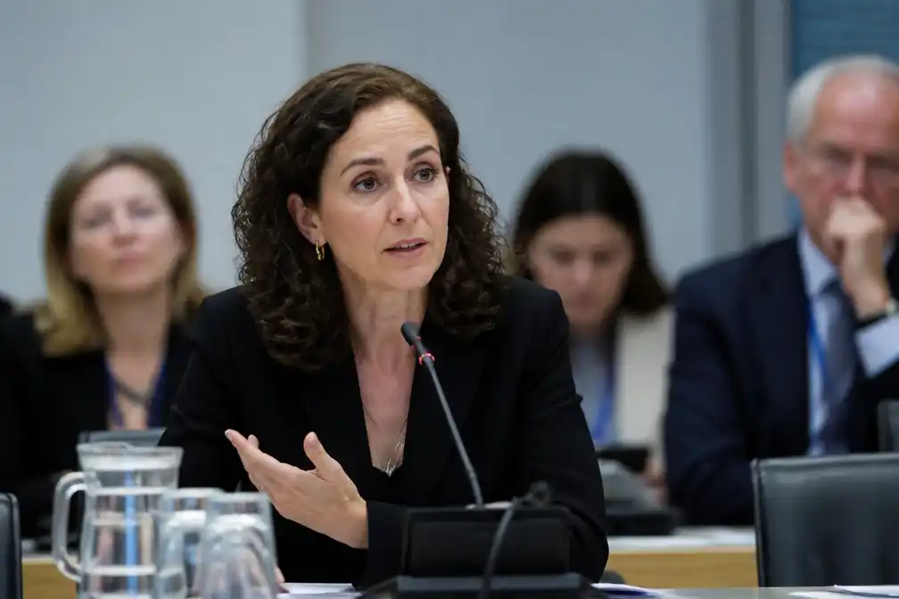 Halsema: Vrije discussie coronabeleid belemmerd door sterke positie OMT