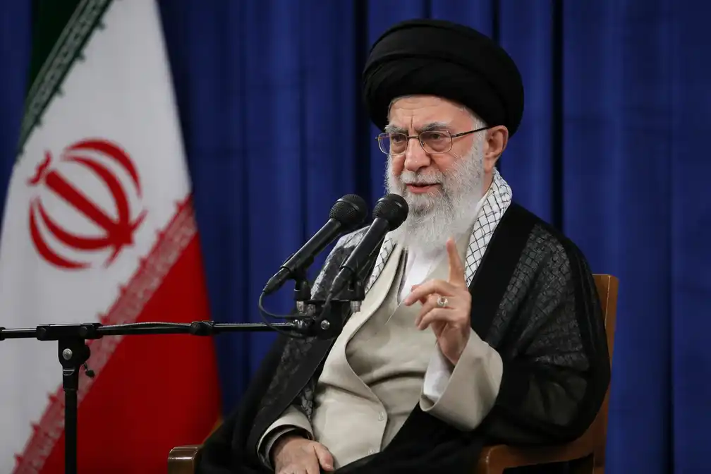 Iraanse opperste leider: Iran reageert op elke bedreiging, spanningen lopen op