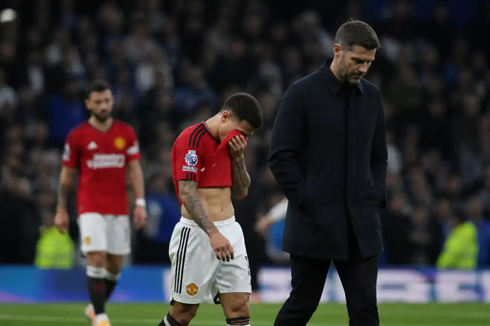 Chelsea verslaat Manchester United met 2-0 en zet Carrick verder onder druk