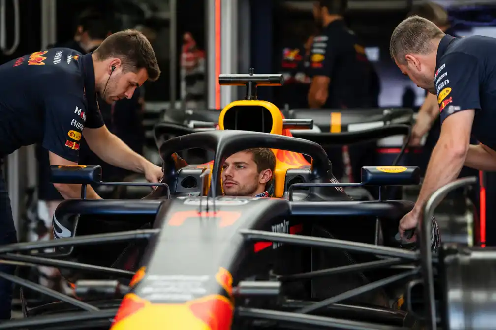 Verstappen moet achterstand goedmaken in laatste training in Mexico