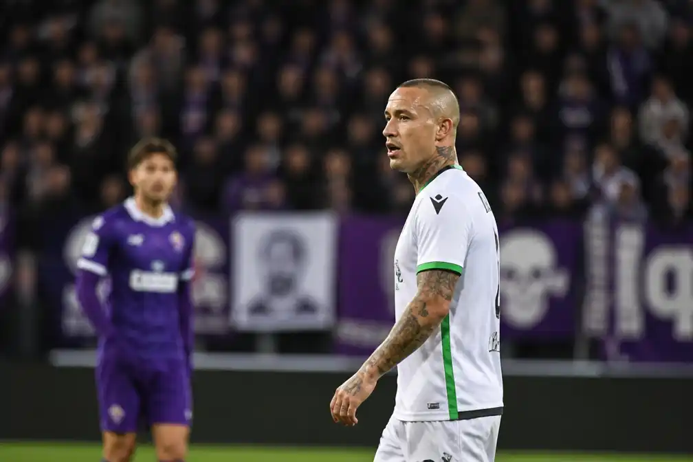 Beerschot-fans treiteren Nainggolan met 'Radja in den bak', speler antwoordt op Instagram