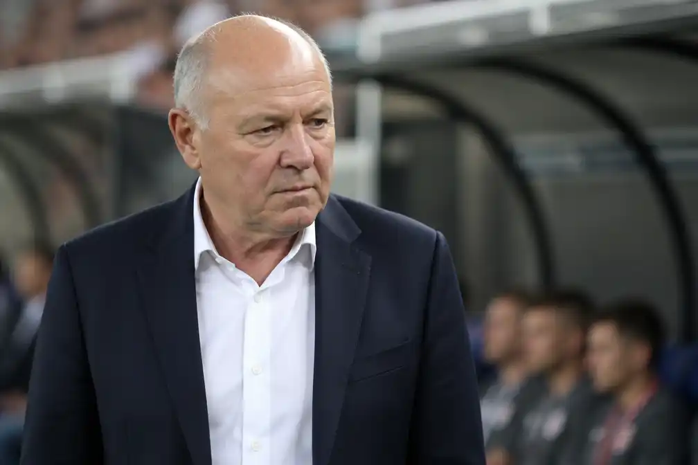 Bondscoach Miroslav Koubek van Tsjechië stapt op na uitschakeling op WK