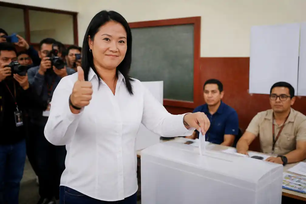 Keiko Fujimori wint Peruaanse presidentsverkiezingen met kleine voorsprong