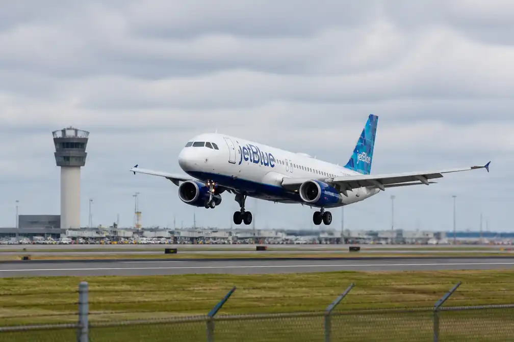 Jetblue-vliegtuig botst met drone nabij JFK in New York, geen gewonden